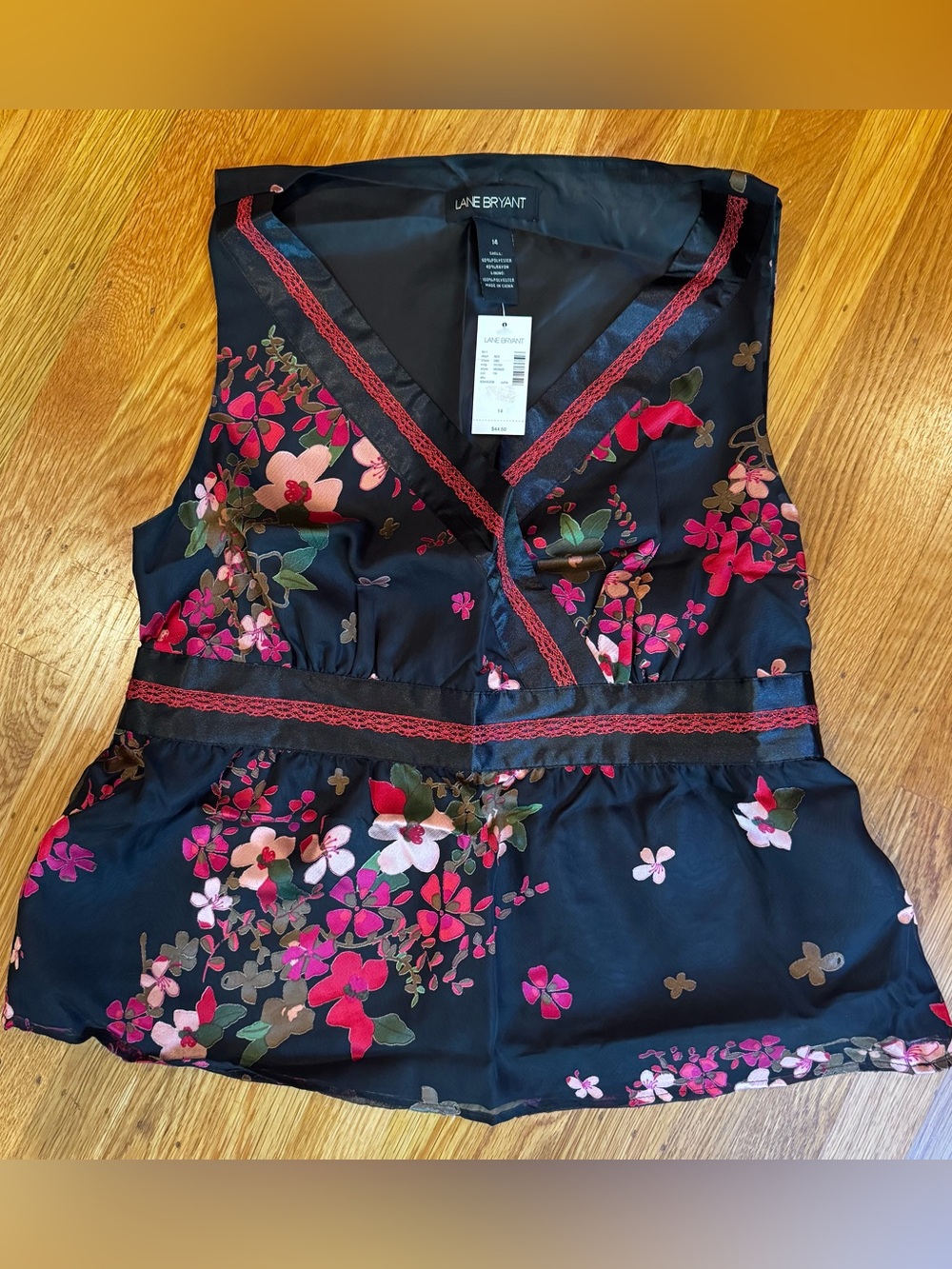 NWT Lane Bryant Black Floral Satin V-Neck Empire Waist Top - Size 14
